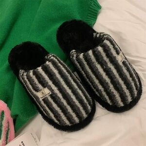 Men's Black & Gray Striped Plush Slip-On Loafers